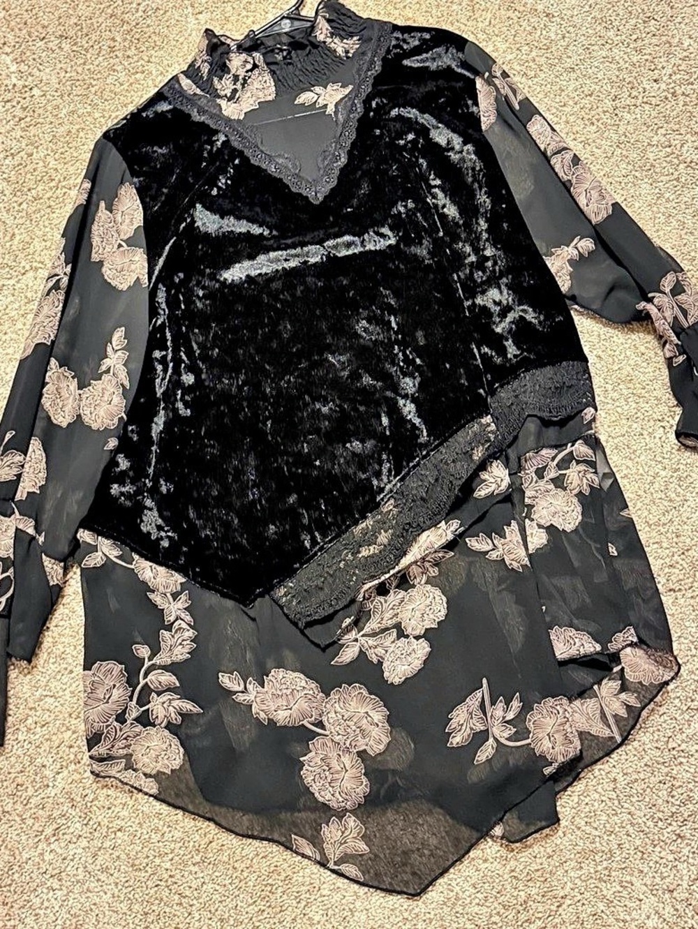 Floral Velvet Tunic Size XXL Like New - Picture 1 of 4